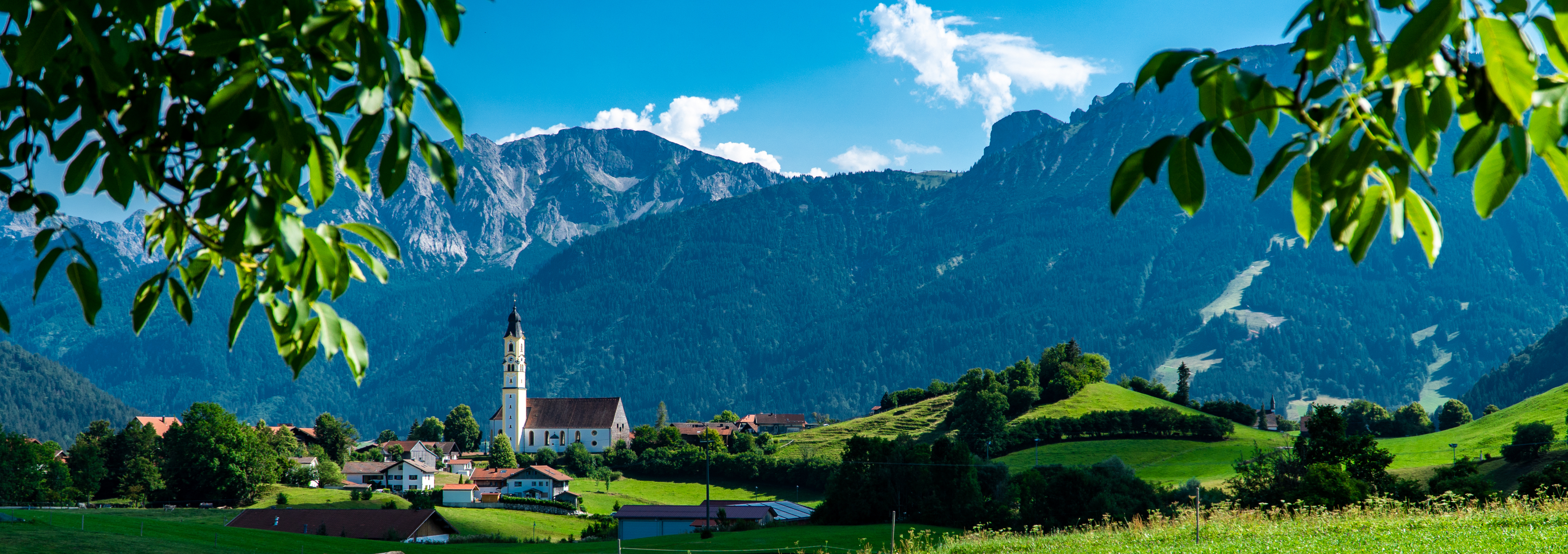 Breitenberg und die Kirche St. Nikolaus in Pfronten